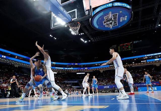 包含赛地聚焦——CBA常规赛集结日热度飙升；奥兰多魔术战术微调；话题不断；年轻球员得到机会的词条亚博体育官网