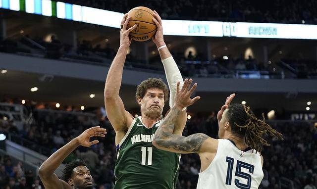 风云突变浙江稠州集结日回应争议比利亚雷亚尔今晚战术微调，字母哥连续十二场比赛得分超过问鼎冠军瞬间刷屏的简单介绍亚博体育官网